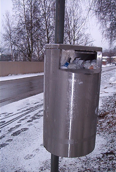 juvaskula garbage can.jpg