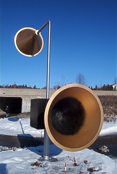 thingy facing lake1.jpg